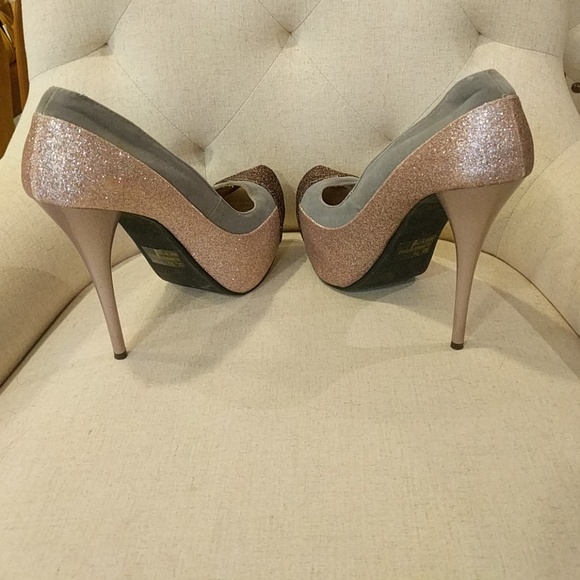 Glittery Heels | Size 7.5 - Picture 2 of 3